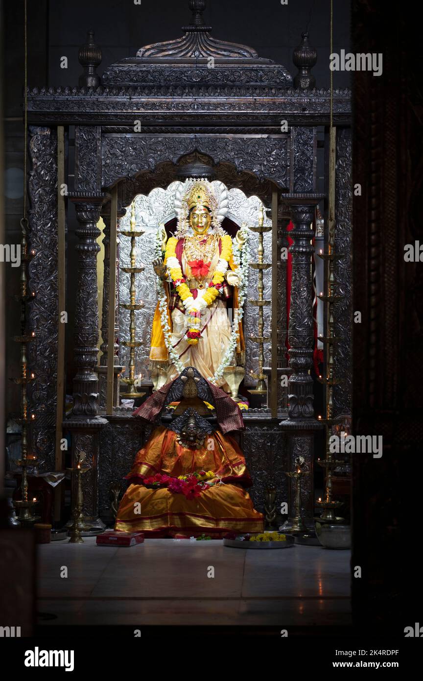 கன்னியாகுமரி பகவதி அம்மனுக்கு ஓணக்கோடி பட்டு அணிவித்து சிறப்பு வழிபாடு |  kanyakumari bhagavathi amman temple festival