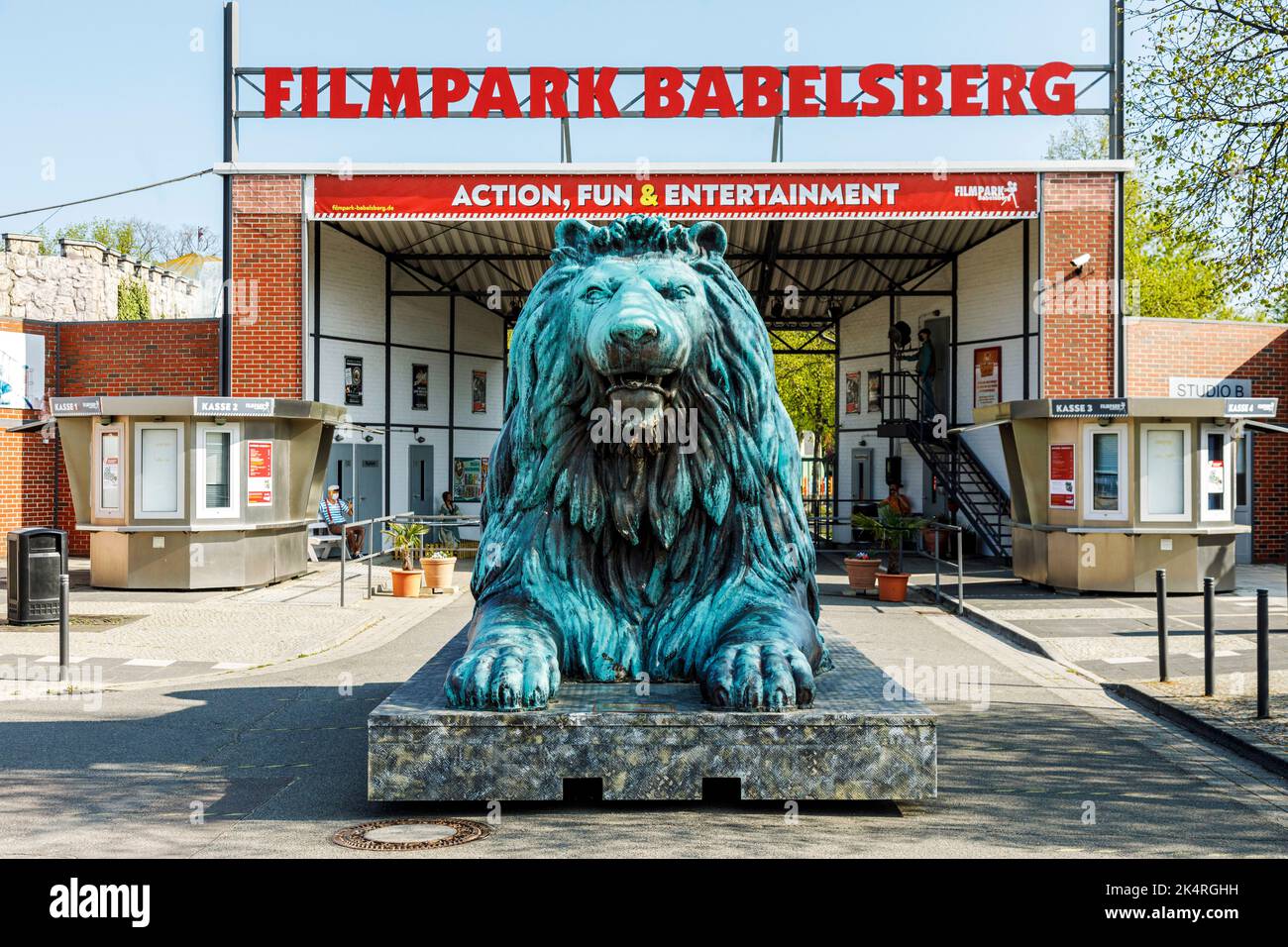 Filmpark Babelsberg in Potsdam, London lion from the film 'Around the World in 80 Days' Stock Photo