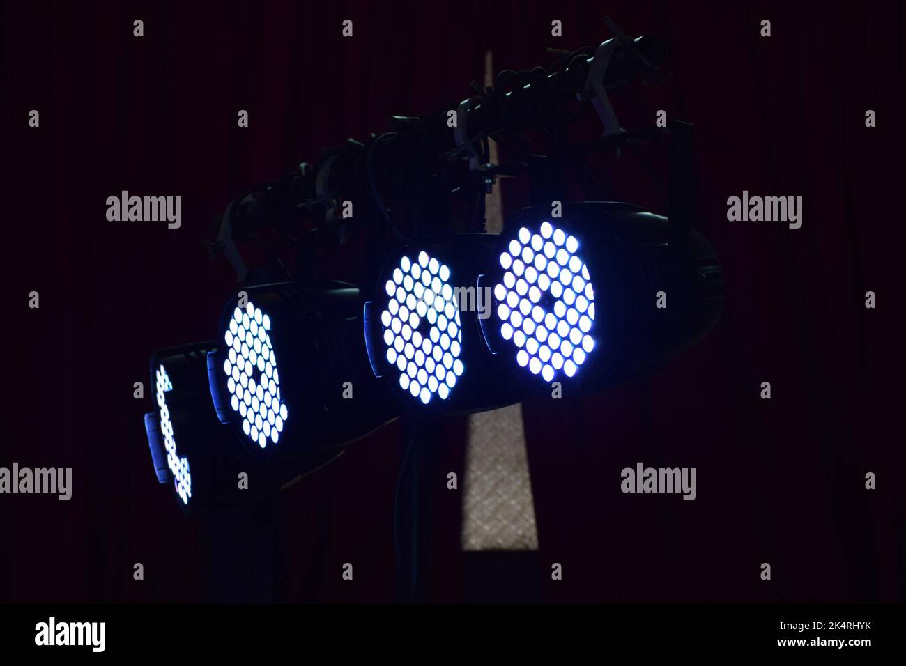 Studio Flash Color Studio flash on dark Stock Photo - Alamy