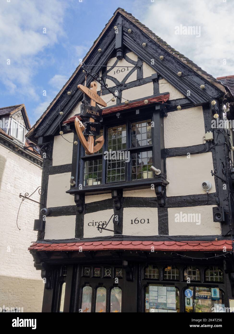 Ye Olde Anchor Inn, a traditional timber framed pub dating from 17th century, Upton Upon Severn, Worcestershire, UK Stock Photo
