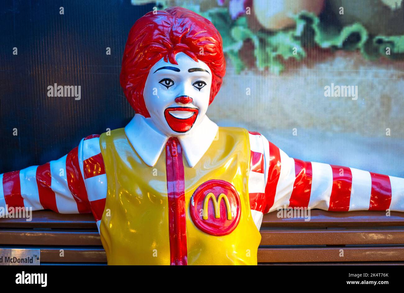 MUMBAI - SEP 23: Ronald McDonald clown on a bench at The McDonalds restaurant in Mumbai, 23 September 2022 in India Stock Photo