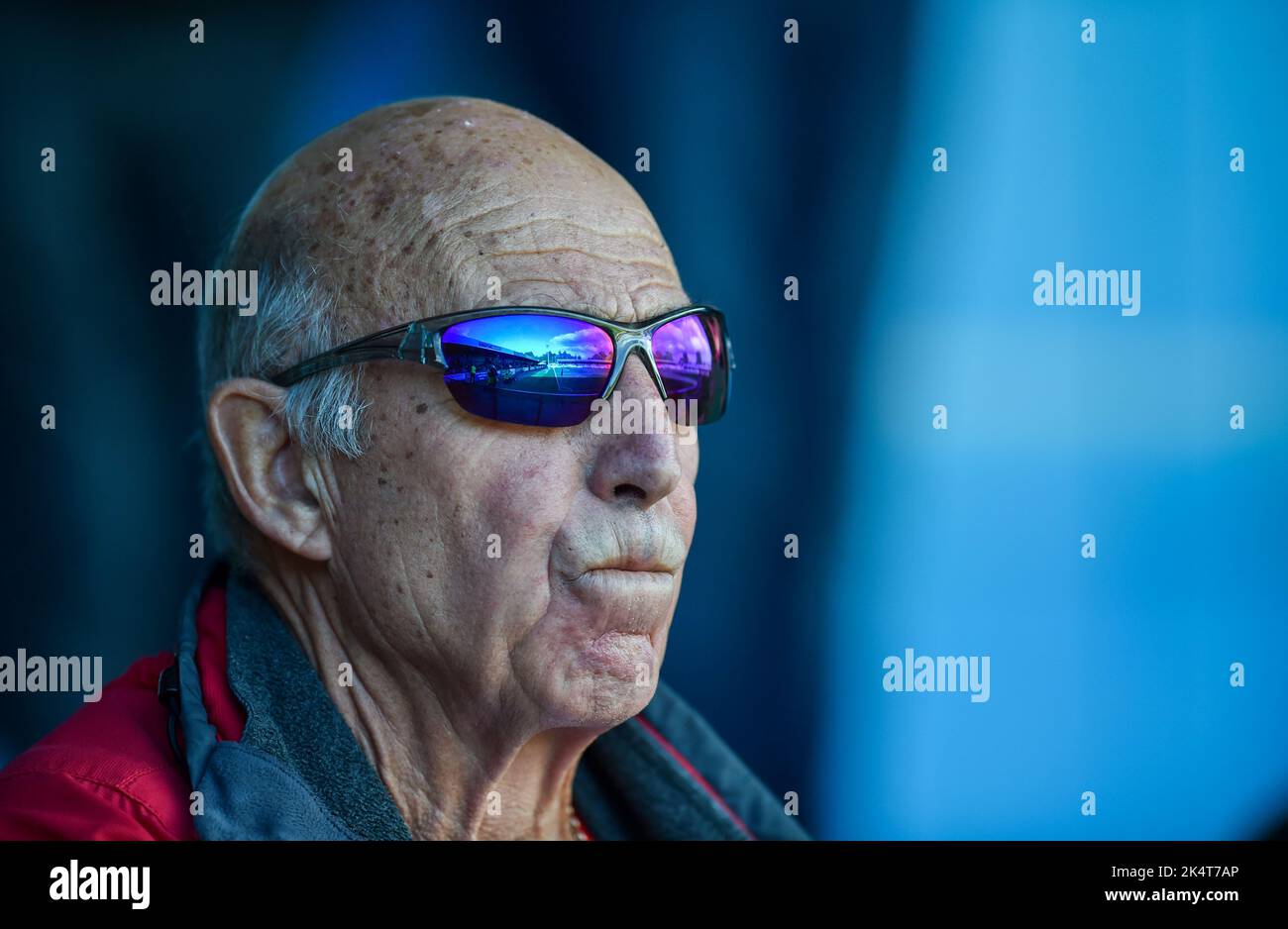 L pitch reflection hi-res stock photography and images - Alamy