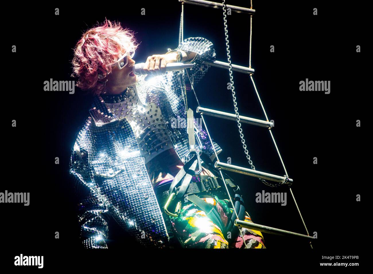 London, UK October 1st, 2022 Machine Gun Kelly performs live at the