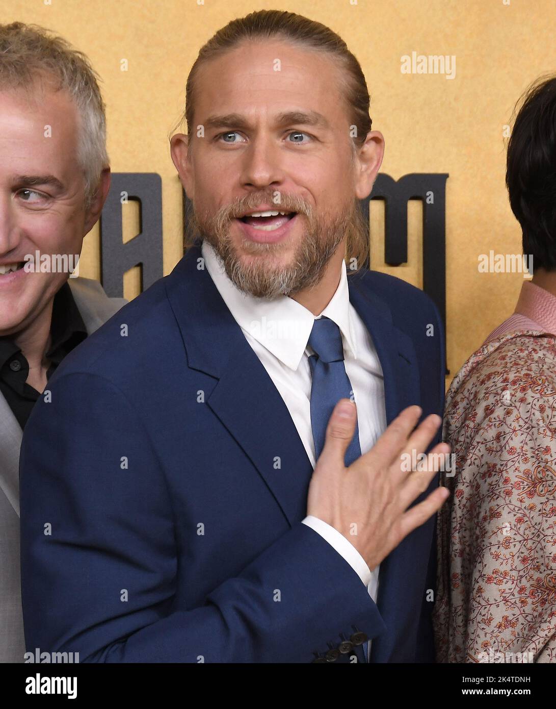 Charlie Hunnam And Maggie Siff 2022