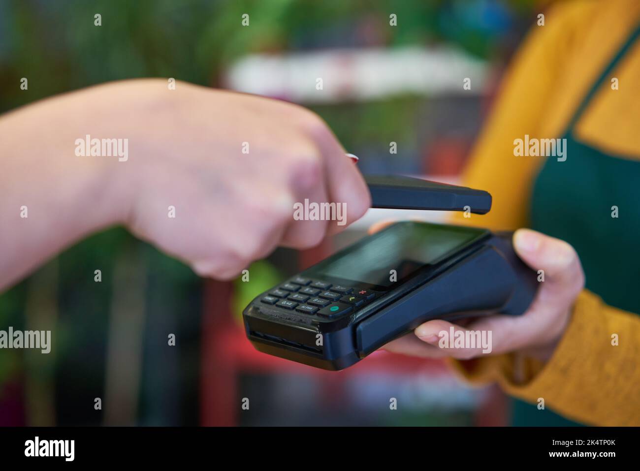 Cashless and contactless payment with a smartphone app on the NFC ...