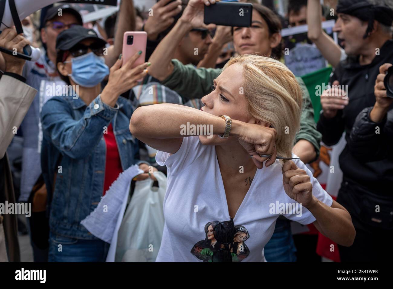 October 4, 2022: Iranian Citizens Living In Turkey Protested The ...