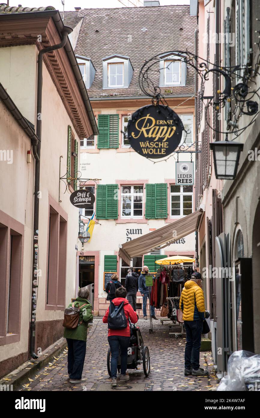 the lane Buttergasse in the historic town, Freiburg im Breisgau, Baden-Wuerttemberg, Germany. die Buttergasse in der historischen Altstadt, Freiburg i Stock Photo