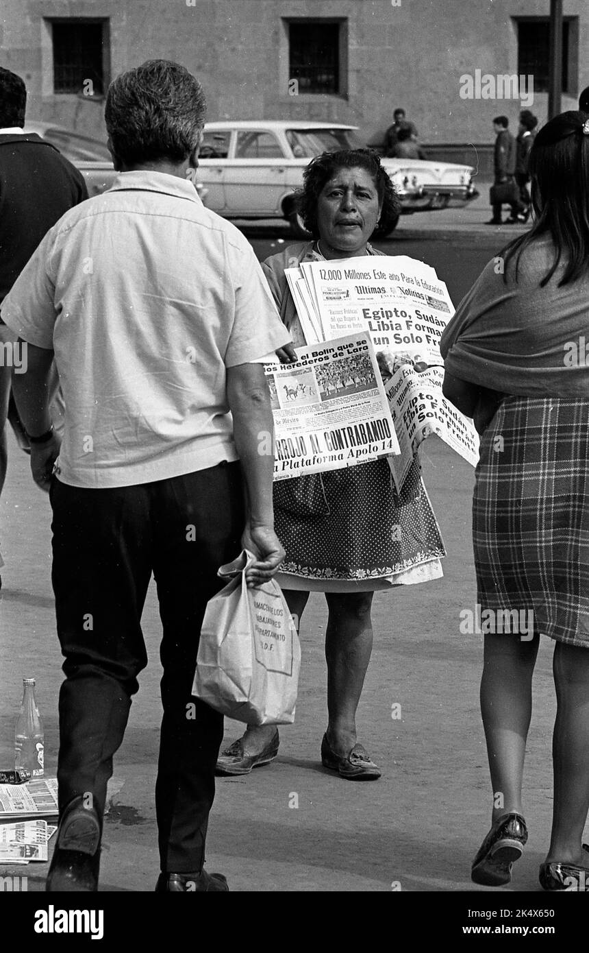 Mexico City, woman selling newspapers in the street Stock Photo Alamy