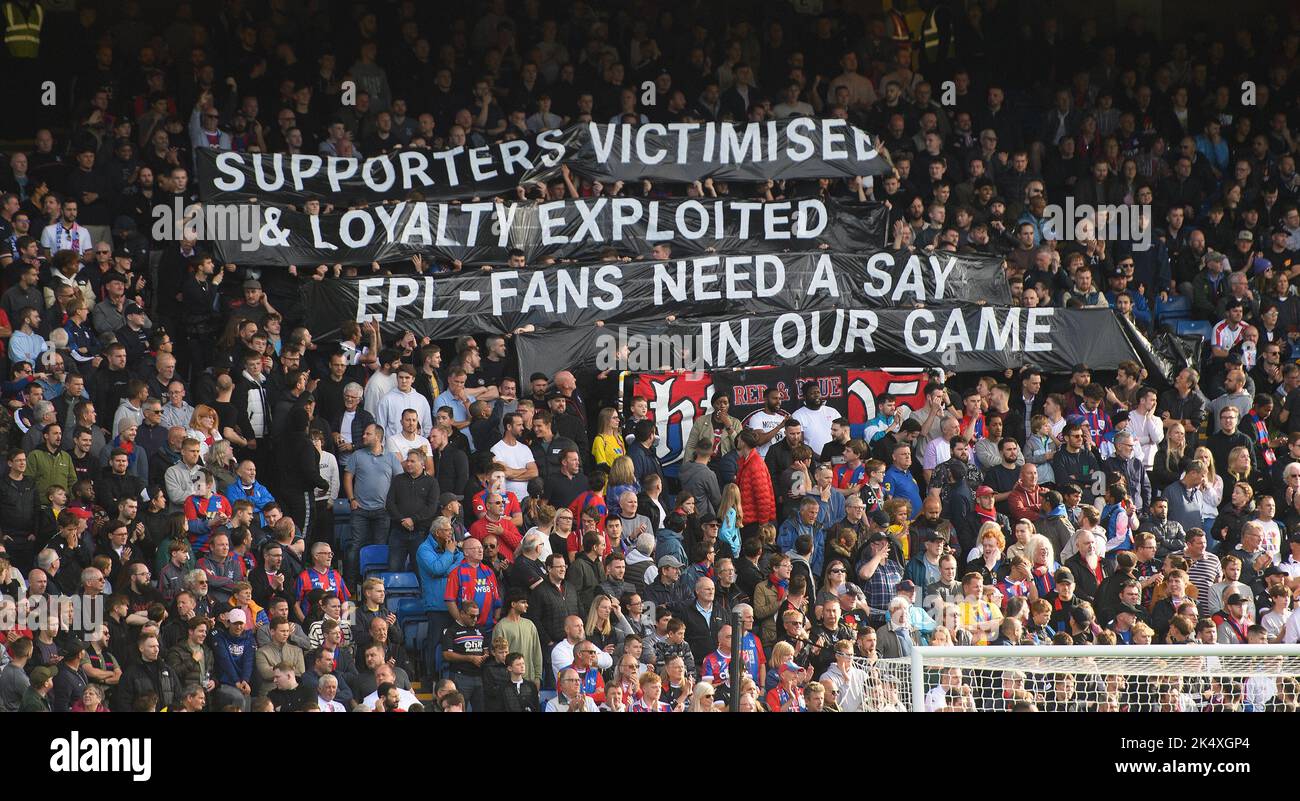 01 Oct 2022 - Crystal Palace v Chelsea - Premier League - Selhurst Park  Crystal Palace fans protest during the match against Chelsea.  Picture : Mark Pain / Alamy Live News Stock Photo