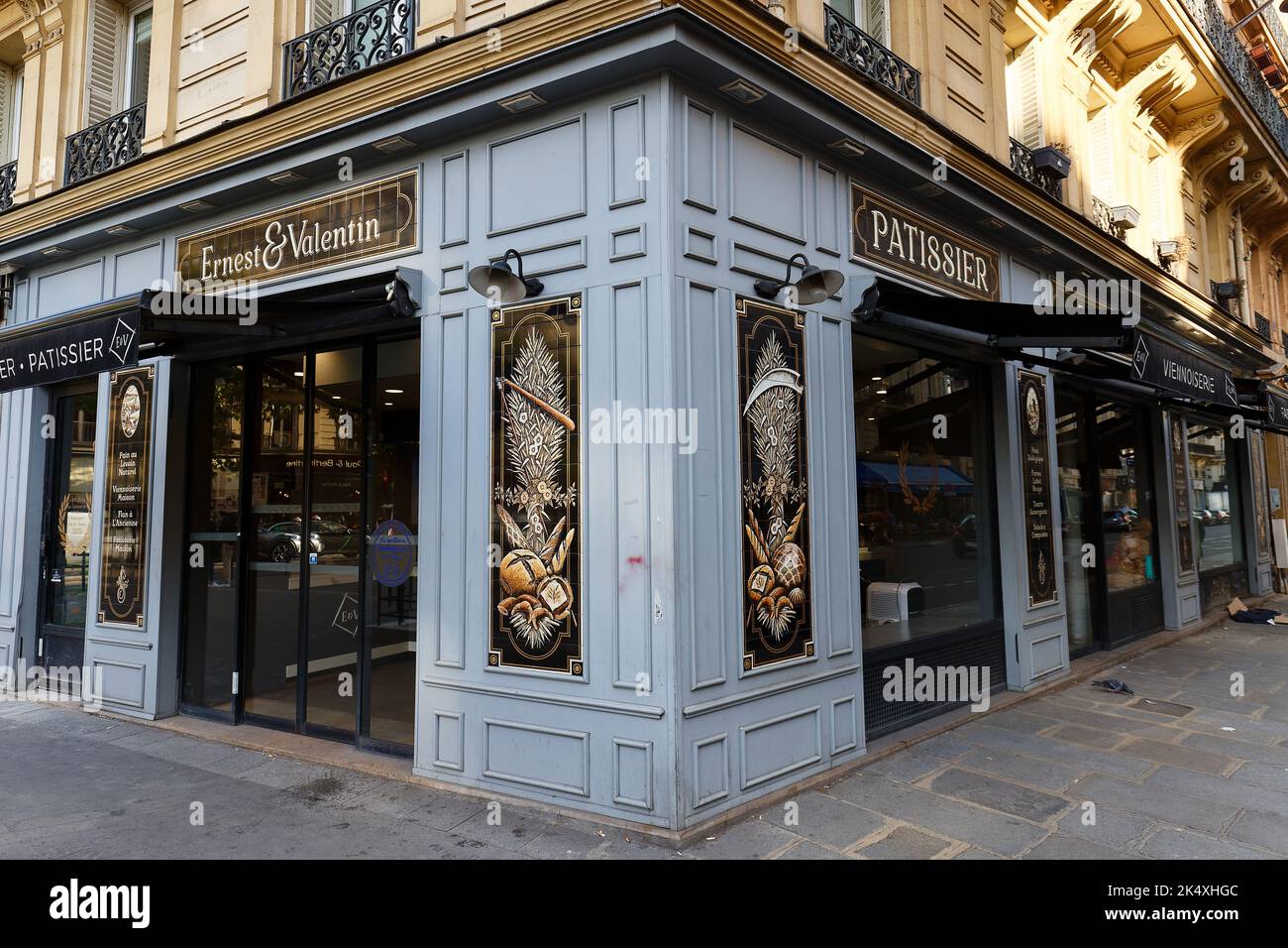 The French Traditional Bakery And Pastry Shop Au Petit Versailles Du Marais  Located In Historical Marais Quarter At Night, Paris, France. Stock Photo,  Picture and Royalty Free Image. Image 141651476.
