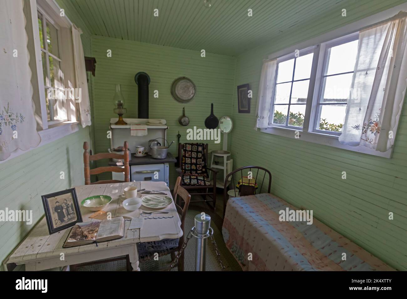 Bachelors Shanty Hi res Stock Photography And Images Alamy bachelors-shanty-hi-res-stock-photography-and-images-alamy