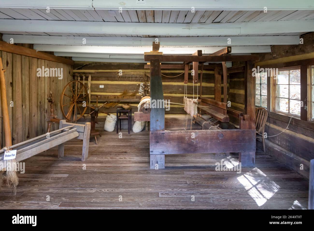 Beckley, West Virginia - A weaver's shed in the Mountain Homestead, an Appalachian frontier settlement that recreates how mountain settlers lived from Stock Photo