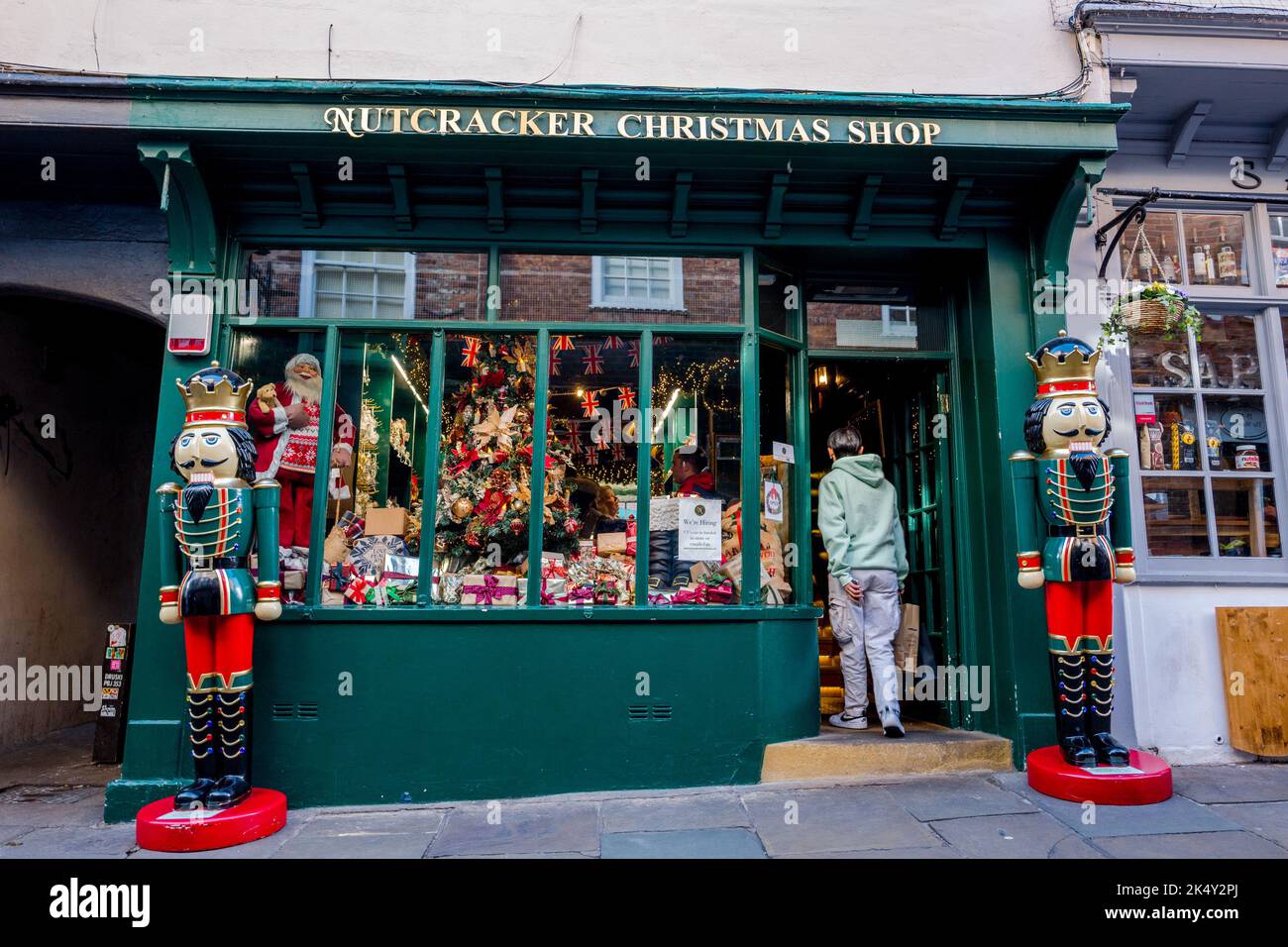 Shambles Christmas York Yorkshire England Hi res Stock Photography And 