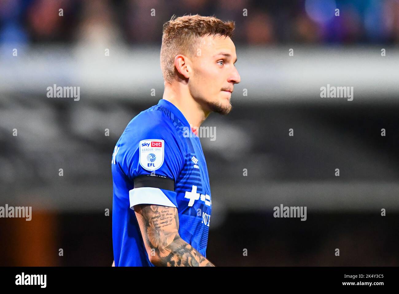 Ipswich, UK. 4th October 2022Luke Woolfenden (6 Ipswich Town) during the Sky Bet League 1 match between Ipswich Town and Cambridge United at Portman Road, Ipswich on Tuesday 4th October 2022. (Credit: Kevin Hodgson | MI News) Credit: MI News & Sport /Alamy Live News Stock Photo