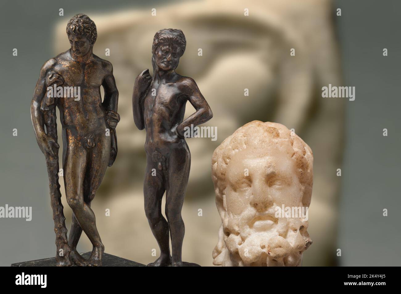 Figure Grund Roma Depiction of authentic statues of ancient Rome of Hercules famous Greco ...