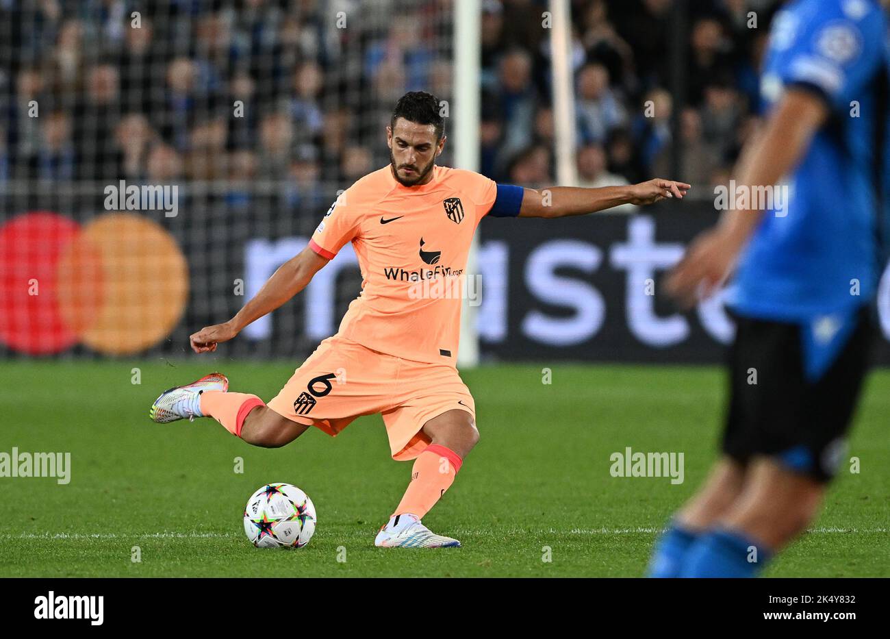 Koke (6) of Atletico Madrid pictured during a soccer game between Club Brugge KV and Atletico Madrid during the third matchday in group B in the Uefa Champions League for the 2022-2023 season , on Tuesday 4 th of October 2022 in Brugge , Belgium . PHOTO DAVID CATRY | SPORTPIX Stock Photo