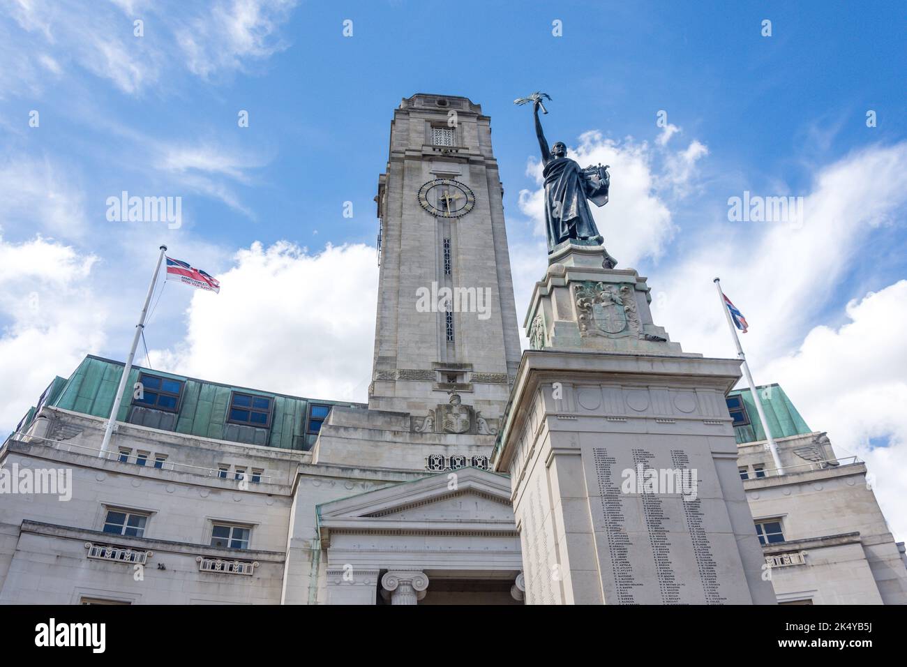 Luton Town Hall and War Memorial, George Street, Luton, Bedfordshire, England, United Kingdom Stock Photo