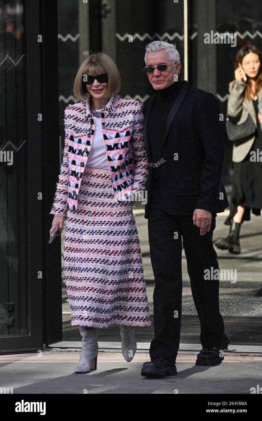 Baz Luhrmann and Anna Wintour attend the Chanel Haute Couture