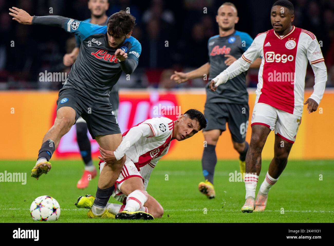 Khvicha Kvaratskhelia of Napoli and Edson Alvarez of Ajax during the