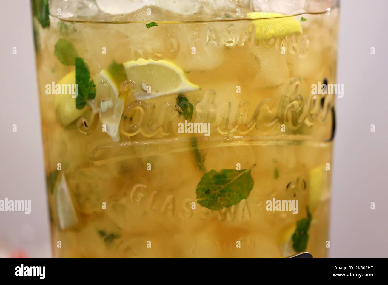 Perfect thirstquenching drink with lemon and mint Stock Photo Alamy