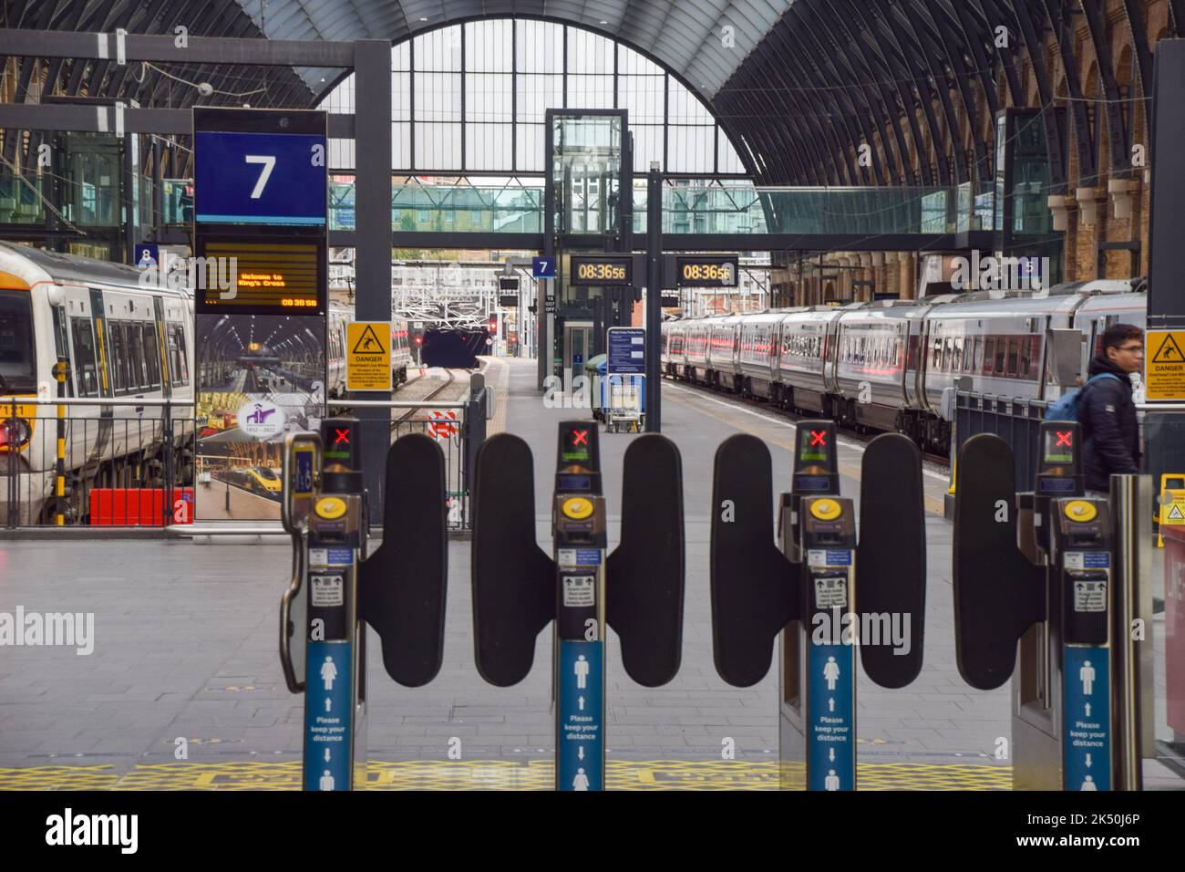 London, UK. 5th October 2022. Quiet platforms at King's Cross Station