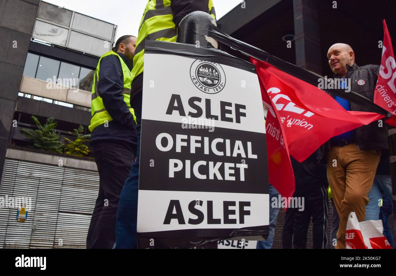 London, England, UK. 5th Oct, 2022. Official picket outside Euston