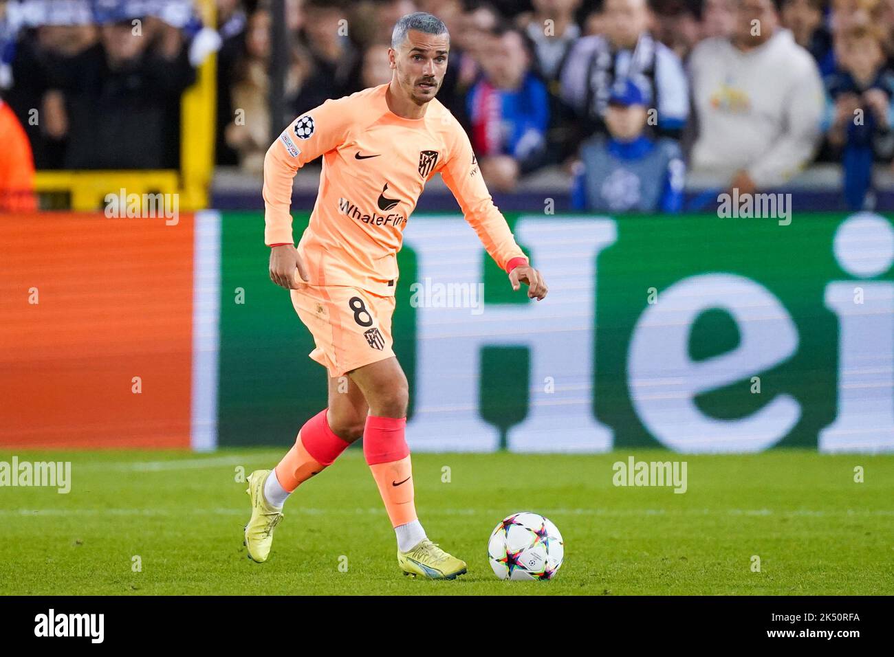 BRUGGES, BELGIUM - OCTOBER 4: Antoine Griezmann of Atletico Madrid runs with the ball during the Group B - UEFA Champions League match between Club Brugge KV and Atletico Madrid at the Jan Breydelstadion on October 4, 2022 in Brugges, Belgium (Photo by Joris Verwijst/Orange Pictures) Stock Photo