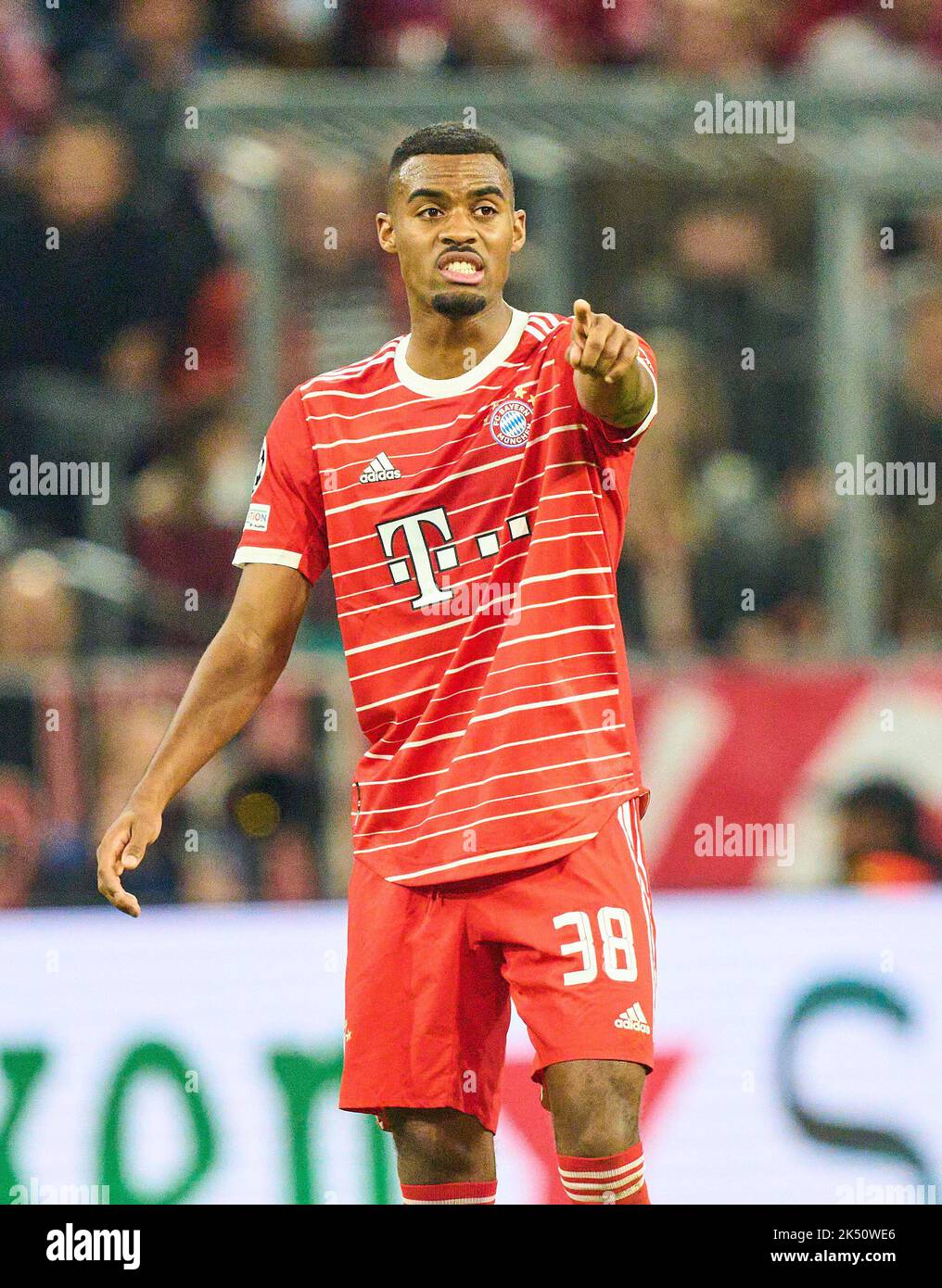 Ryan Gravenberch, FCB 38  in the match   FC BAYERN MUENCHEN - FC VIKTORIA PILSEN of football UEFA Champions League, group stage, group C, match day,  in season 2022/2023 in Munich, Oct 4, 2022.  Gruppenphase, FCB © Peter Schatz / Alamy Live News Stock Photo