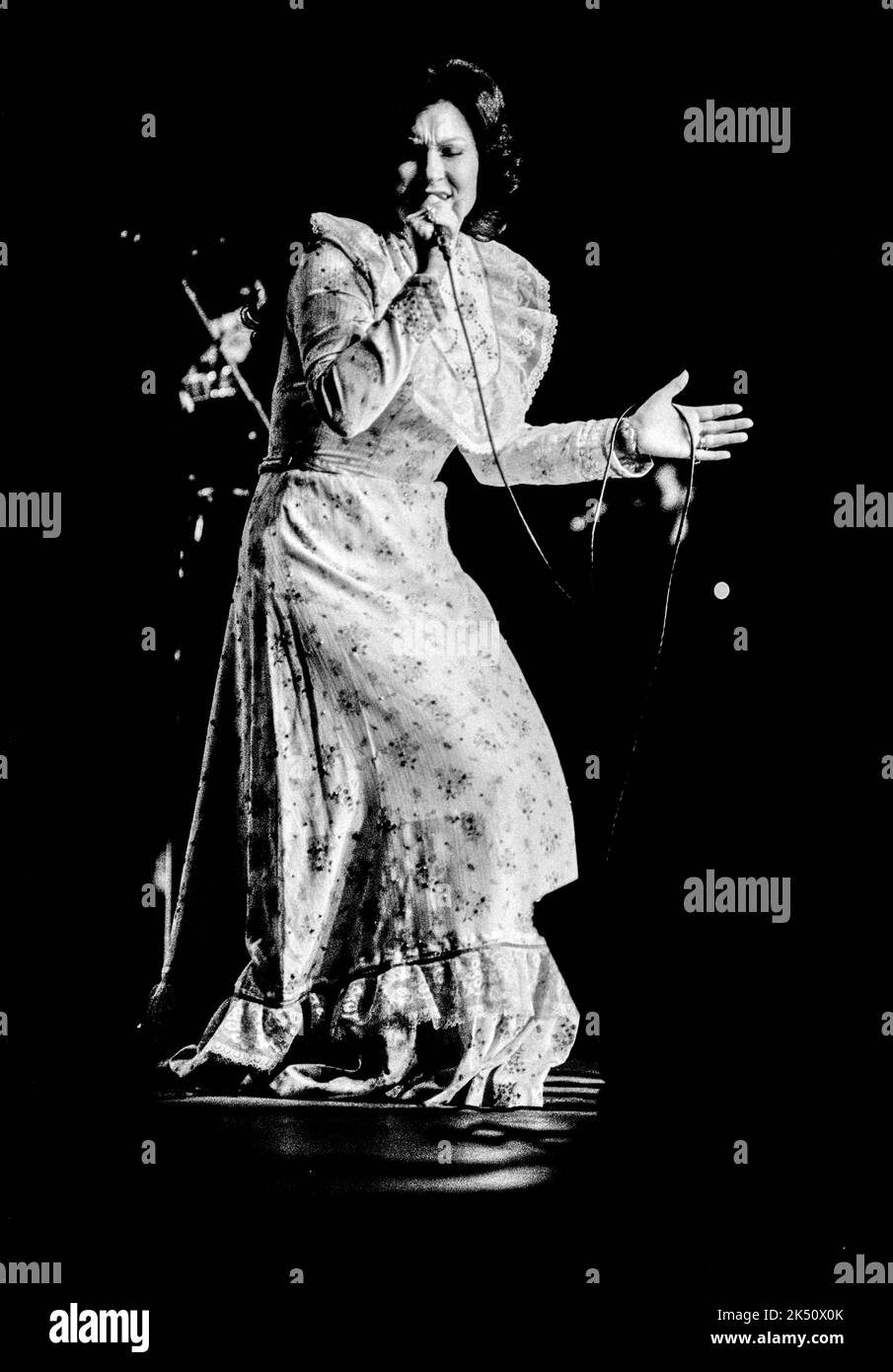 GOTHENBURG 1977-04-11American country artist Loretta Lynn performs in Gothenburg on April 11, 1977. Photo: Lars Jansson / Expressen / TT / Code: 22 ** Stock Photo