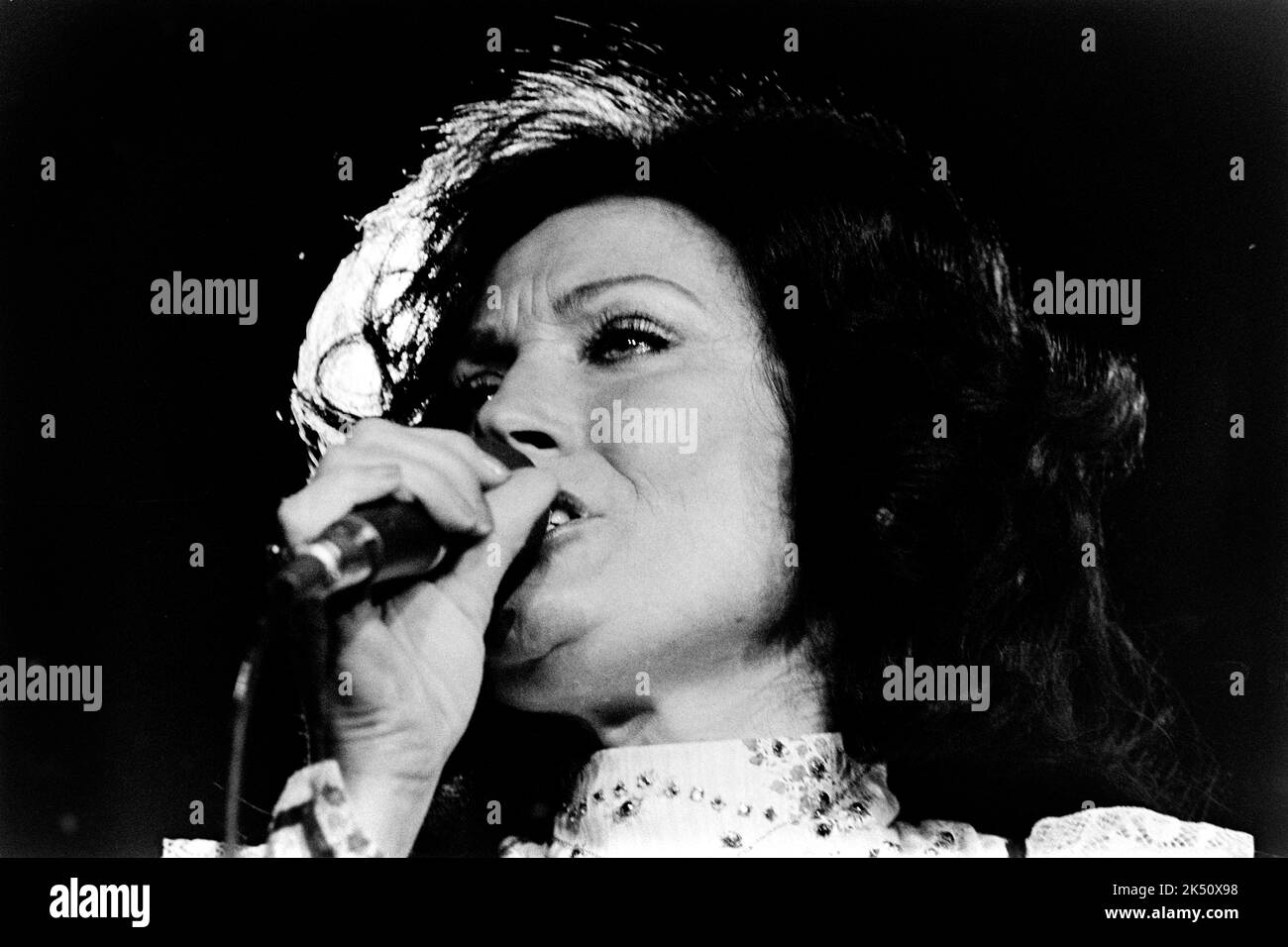 GOTHENBURG 1977-04-11American country artist Loretta Lynn performs in Gothenburg on April 11, 1977. Photo: Lars Jansson / Expressen / TT / Code: 22 **EVENING MAGAZINE OUT** Stock Photo