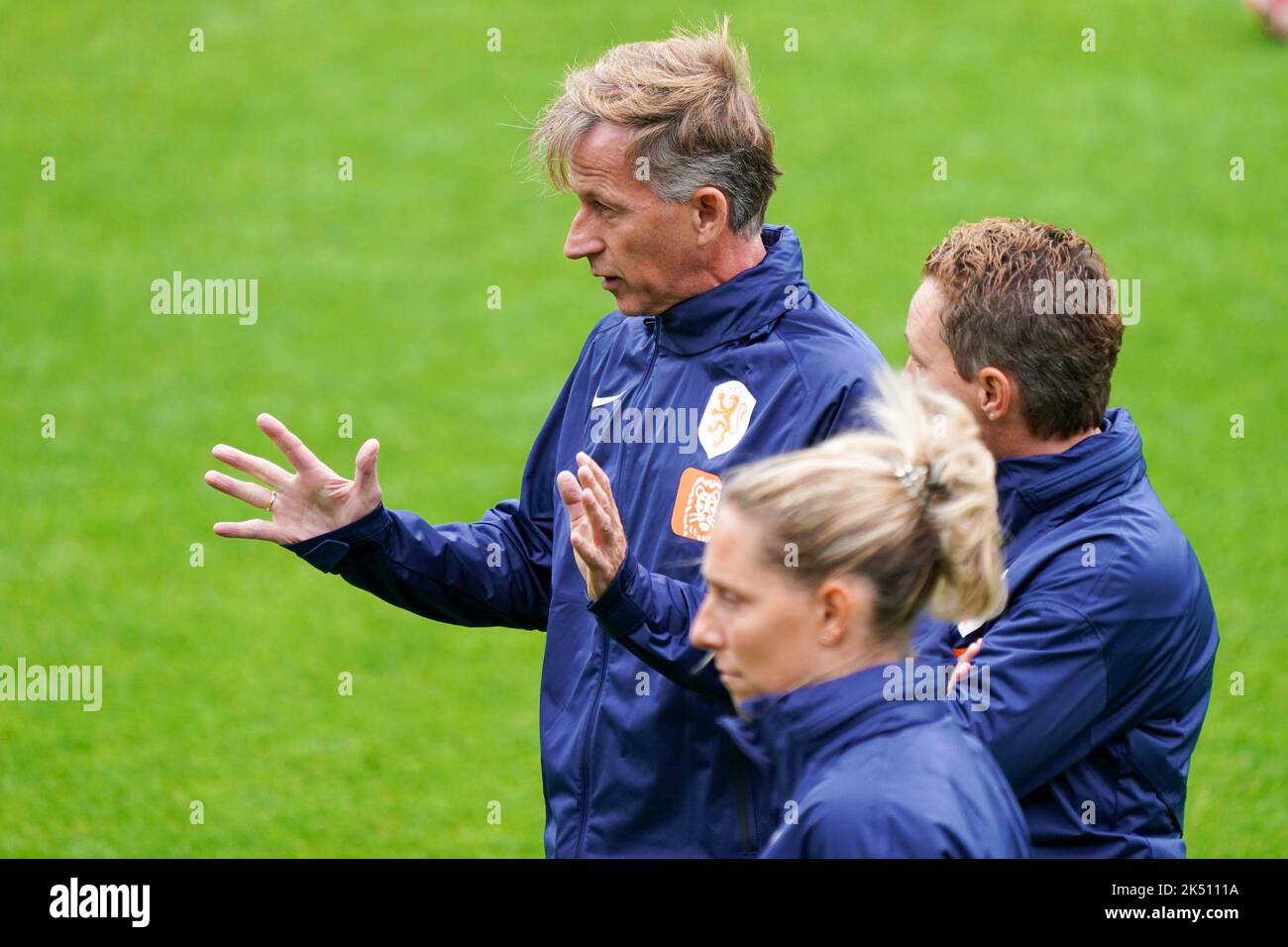 ZEIST, NETHERLANDS - OCTOBER 5: Coach Andries Jonker of the Netherlands during a Training Session of the Netherlands Women’s Football Team at the KNVB Campus on October 5, 2022 in Zeist, Netherlands (Photo by Jeroen Meuwsen/Orange Pictures) Stock Photo