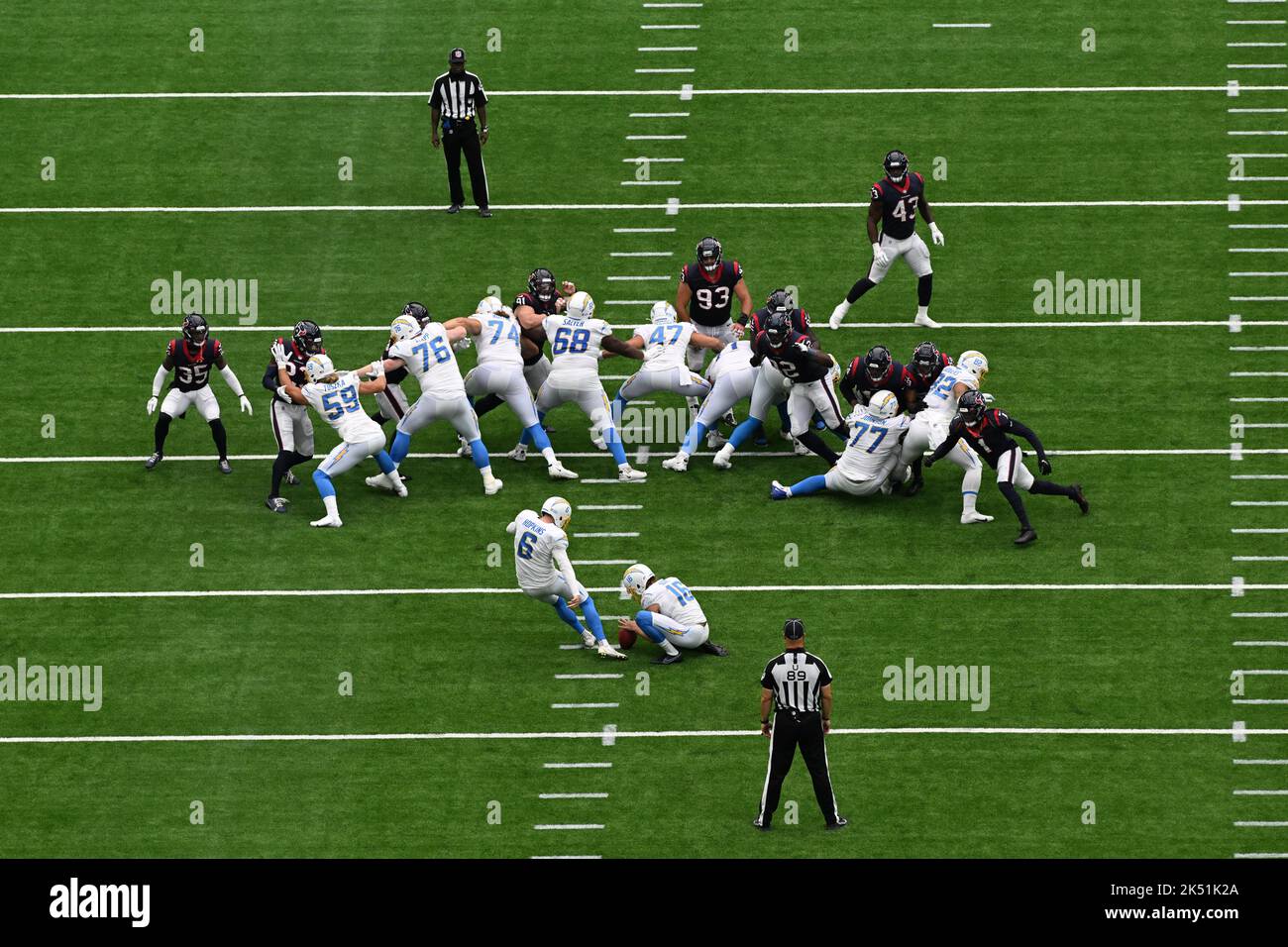 Los Angeles Chargers place kicker Dustin Hopkins (6) kicks a 37 yard