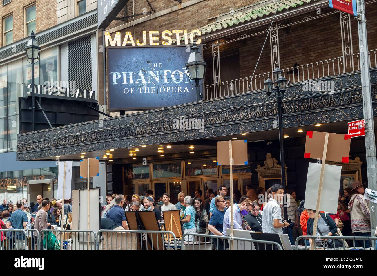 Thousands of fans of Broadway crowd the Broadway Flea Market & Grand