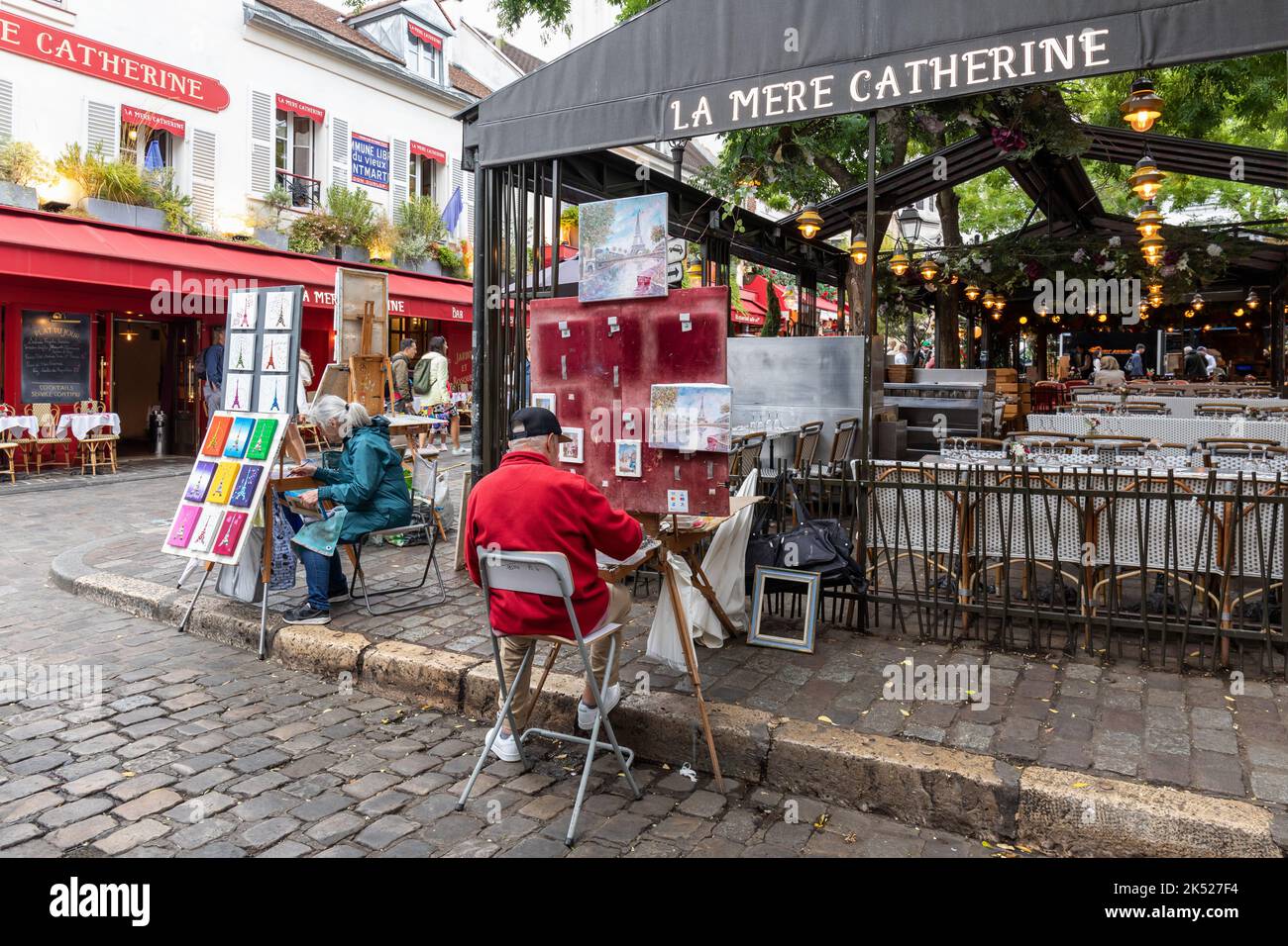 Tertre square in Montmartre, Paris is famous as an artistic centre for painters, Montmartre, Paris, Europe Stock Photo