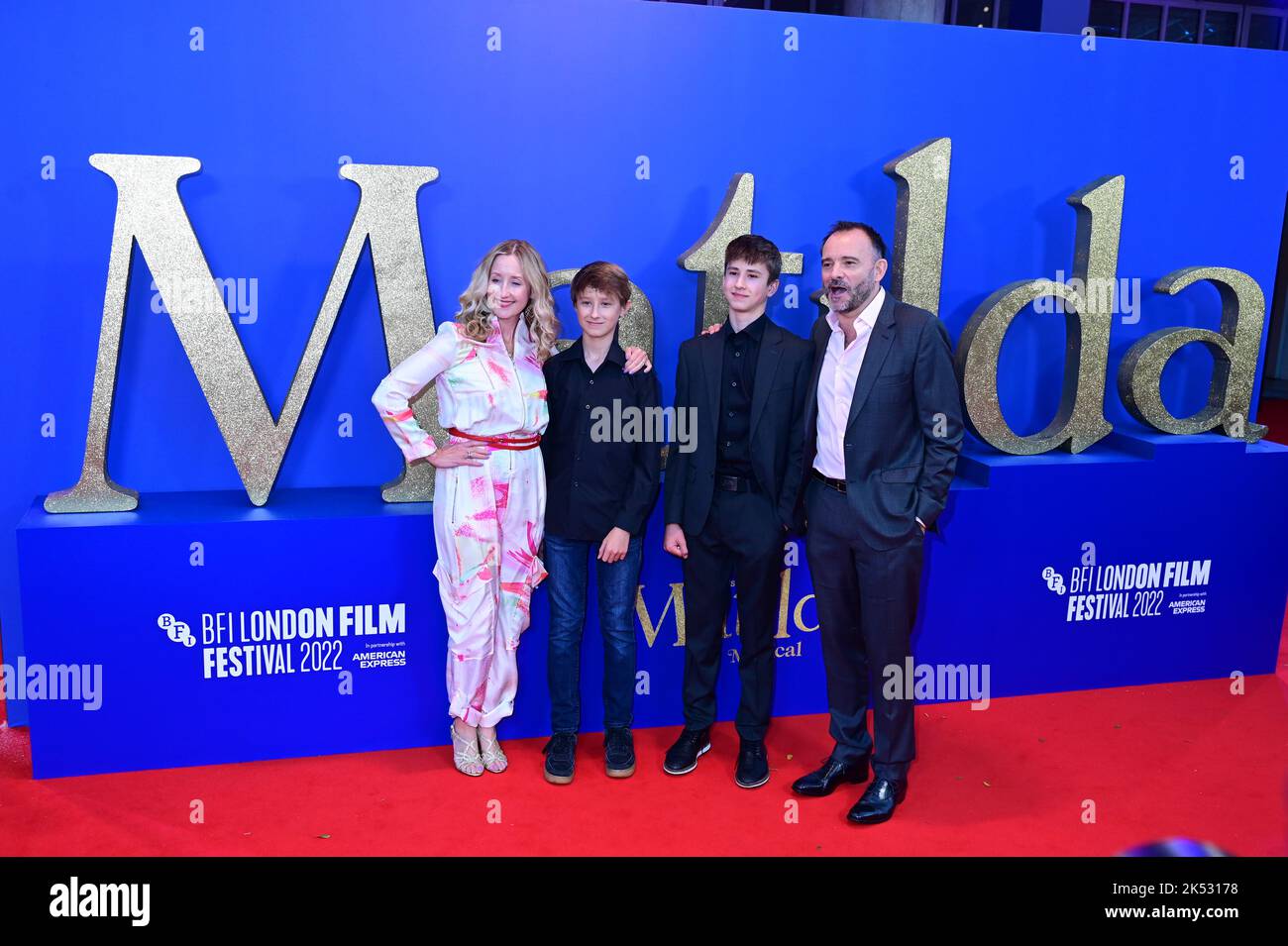 London, UK , 05/10/2022, Matthew Warchus and his wife and children Arrive at the Cast and filmmakers attend the BFI London Film Festival press conference for Roald Dahl’s Matilda The Musical, released by Sony Pictures in cinemas across the UK & Ireland on November 25th -  5th October 2022, London, UK. Stock Photo