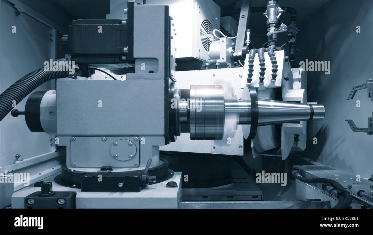 industrial metalworking cutting movement process by milling cutter