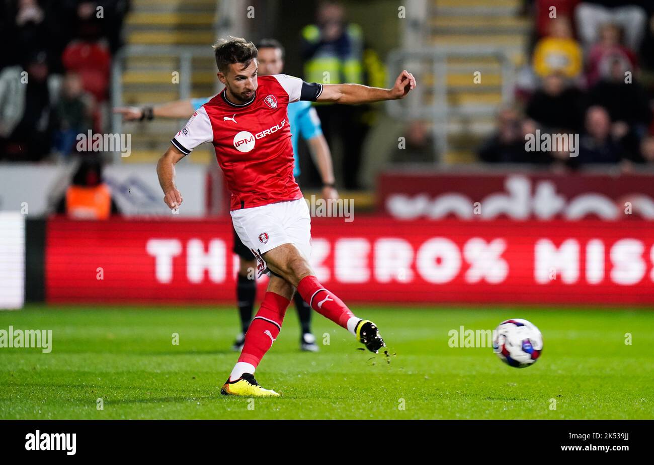 Dan barlaser millwall hi-res stock photography and images - Alamy