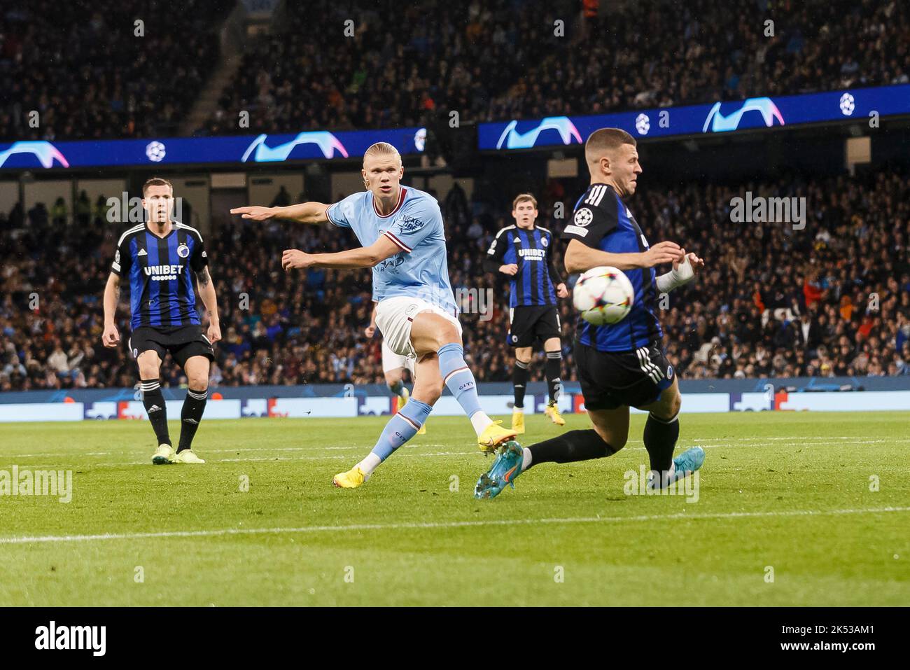 Manchester, UK. 05th Oct, 2022. Erling Haland of Manchester City scores their first goal to make the score 1-0 during the UEFA Champions League Group G match between Manchester City and FC Copenhagen at the Etihad Stadium on October 5th 2022 in Manchester, England. (Photo by Daniel Chesterton/phcimages.com) Credit: PHC Images/Alamy Live News Stock Photo