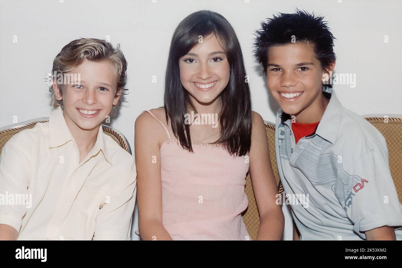 Cayden Boyd E Taylor Lautner 21(06)