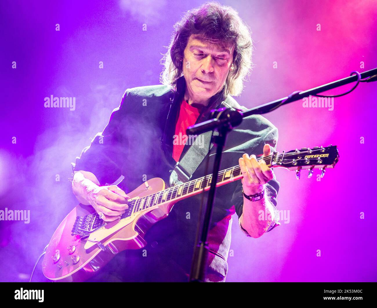 Steve Hackett on guitar Stock Photo Alamy