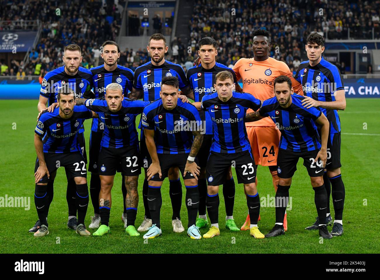 Inter players pose for a team photo during the Champions League Group C football match between FC Internazionale and FCB Barcelona at San Siro stadium Stock Photo