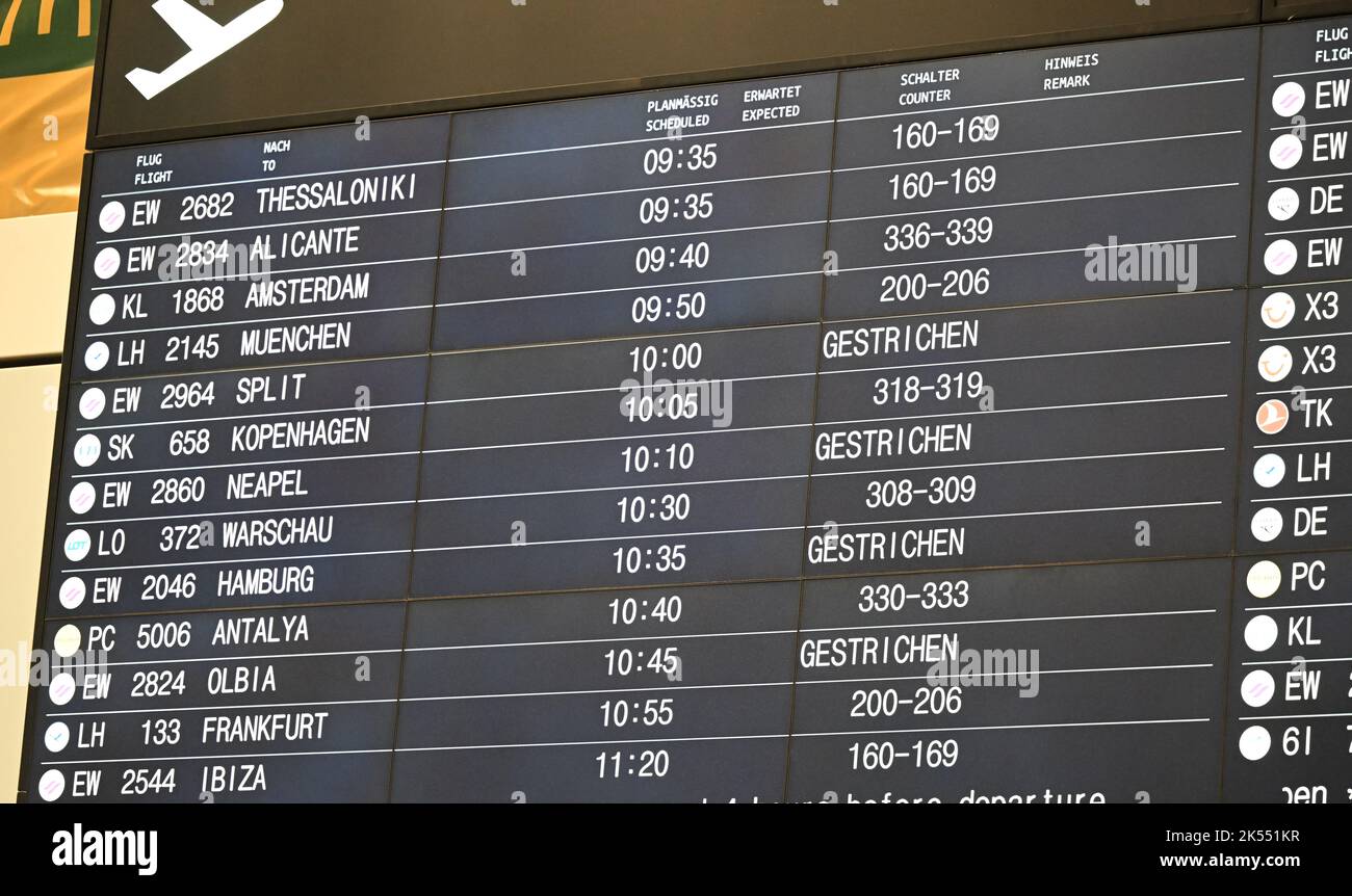 Stuttgart, Germany. 06th Oct, 2022. A display board at Stuttgart