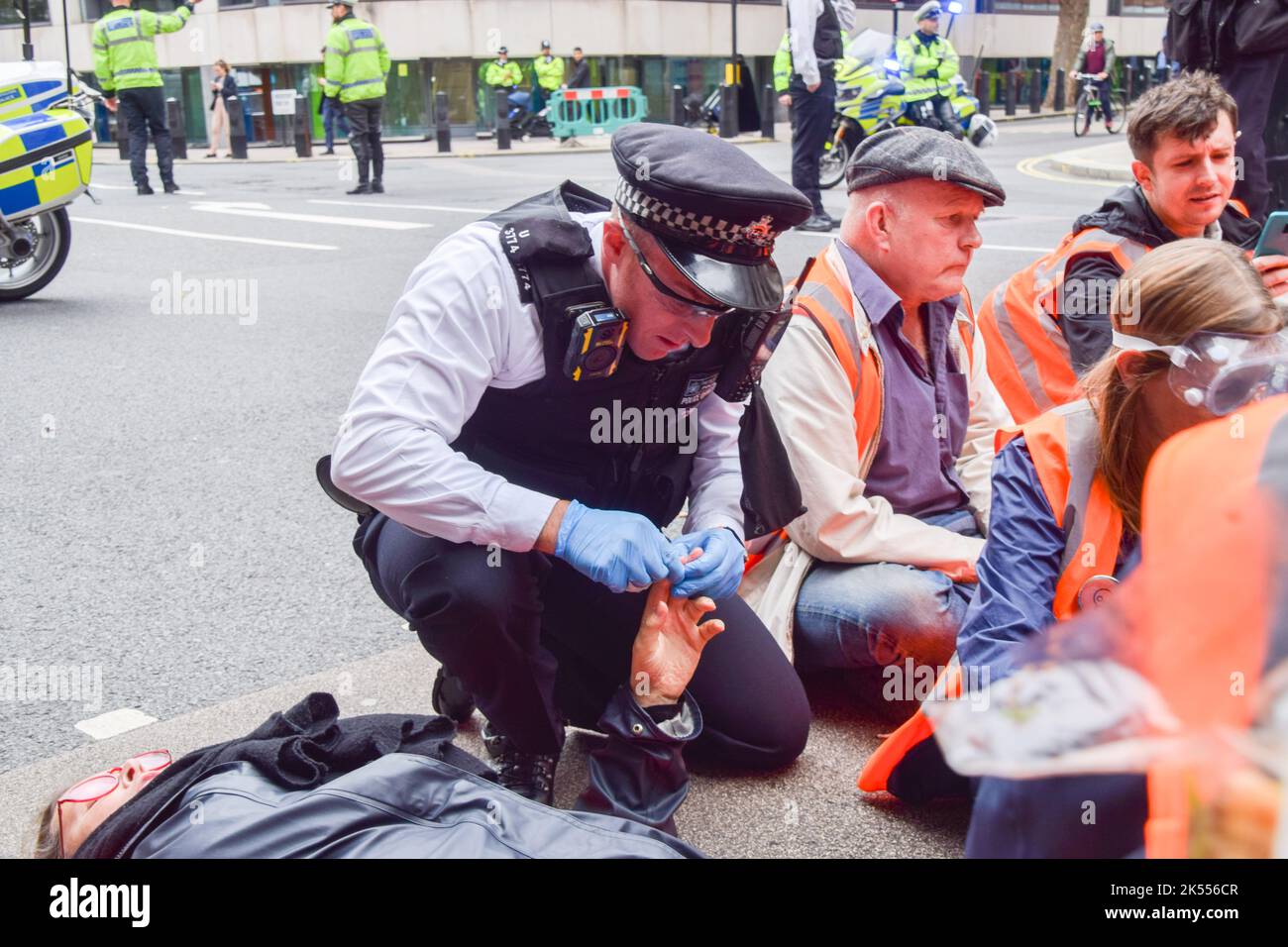 London, UK. 5th October 2022. Police use solvent to dissolve the