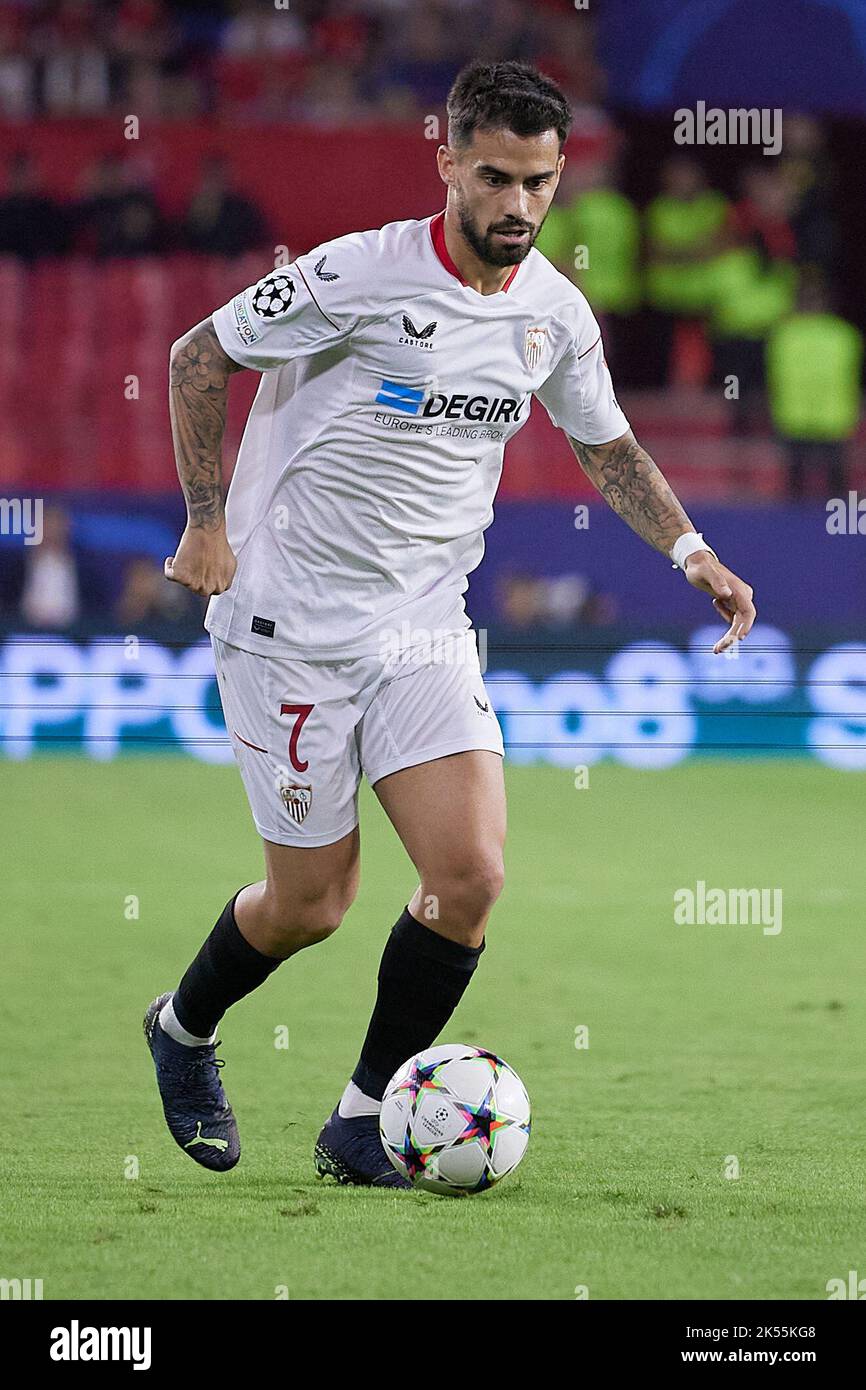 Seville, Spain. 05th Oct, 2022. Suso (7) of Sevilla FC seen during the UEFA Champions League match between Sevilla FC and Dortmund at Estadio Ramon Sanchez Pizjuan in Seville. (Photo Credit: Gonzales Photo/Alamy Live News Stock Photo