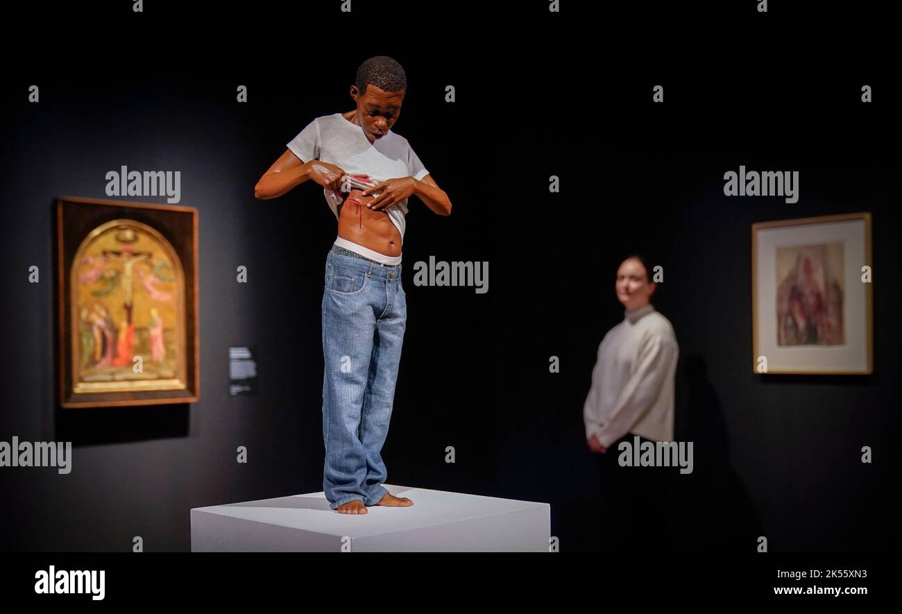 Eliza Goodpasture views a work titled Youth, 2009 by artist Ron Mueck, ahead of York Art Gallery's forthcoming exhibition, Sin, organised by the National Gallery with York Museums Trust, exploring the concept of sin through art. Picture date: Thursday October 6, 2022. Stock Photo