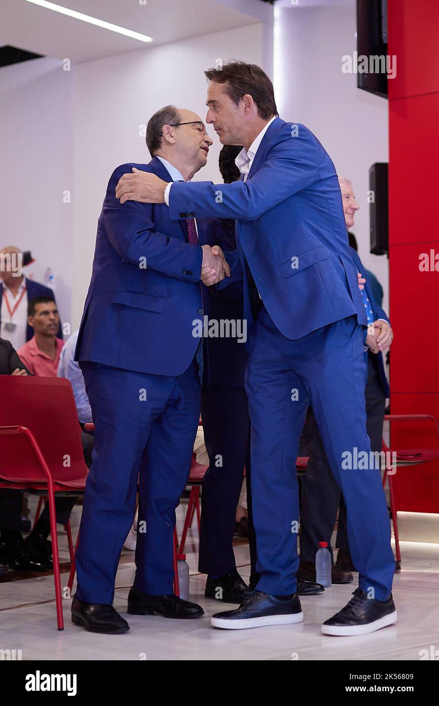 Seville, Spain. 06th Oct, 2022. Football coach Julen Lopetegui leaves Sevilla FC after 170 games and three and a half years at ceremony at the Ramon Sanchez Pizjuun stadium in Seville. Here Lopetegui is seen with president Jose Castro of Sevilla FC during the farewell. (Photo Credit: Gonzales Photo/Alamy Live News Stock Photo