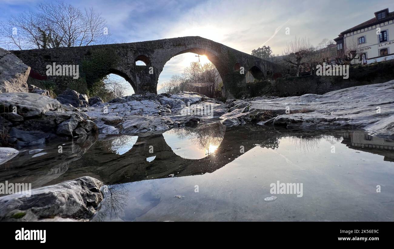 Roman bridge of Cangas de Onís over the river Sella Stock Photo Alamy
