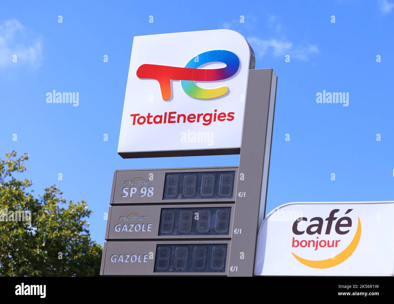 Paris, France. 6th Oct, 2022. A temporarily closed Total Energies gas