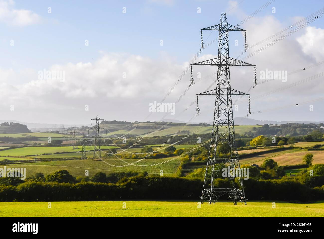Askerswell, Dorset, UK.  6th October 2022. General view of the National Grid electricity power lines and pylons at Askerswell in Dorset during the energy and cost of living crisis. Picture Credit: Graham Hunt/Alamy Live News Stock Photo