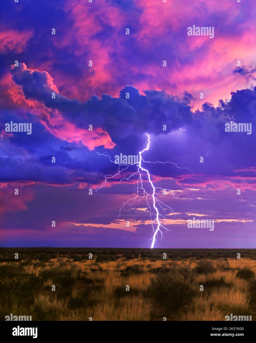 LIGHTNING STRIKE ULURU-KATA TJUTA NATIONAL PARK NORTHERN TERRITORY AUSTRALIA Stock Photo